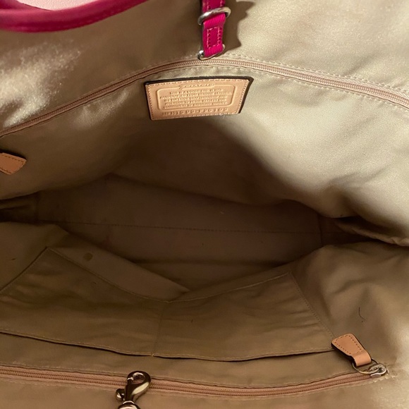 Large Leather Fuschia Coach Tote Bag - Picture 3 of 8